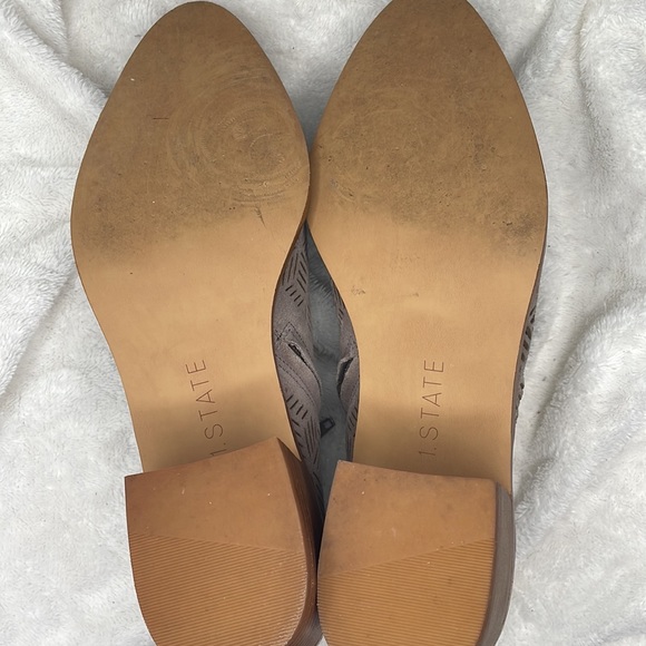 1. State Iddah ankle bootie boot perforated geometric with stacked heel, size 10 - Picture 6 of 10